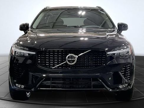Certified 2025 Volvo XC60 B5 Ultra w/ Protection Package Premier AWD/4WD image 4