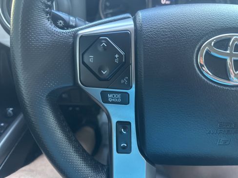 Used 2021 Toyota Tacoma SR5 AWD/4WD image 27
