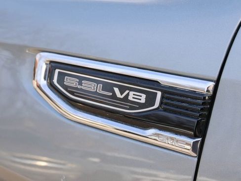 Used 2024 GMC Sierra 1500 SLT image 9