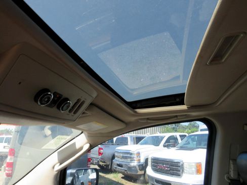 Used 2011 Nissan Armada Platinum image 20