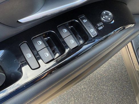 Used 2023 Hyundai Tucson Limited w/ Winter Package image 15