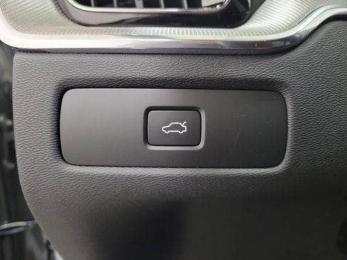 New 2026 Volvo XC60 B5 Ultra w/ Protection Package Premier image 33