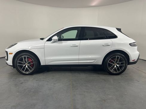 Certified 2025 Porsche Macan S AWD/4WD image 2