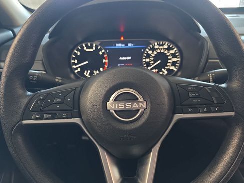 Used 2024 Nissan Altima 2.5 SV FWD image 23