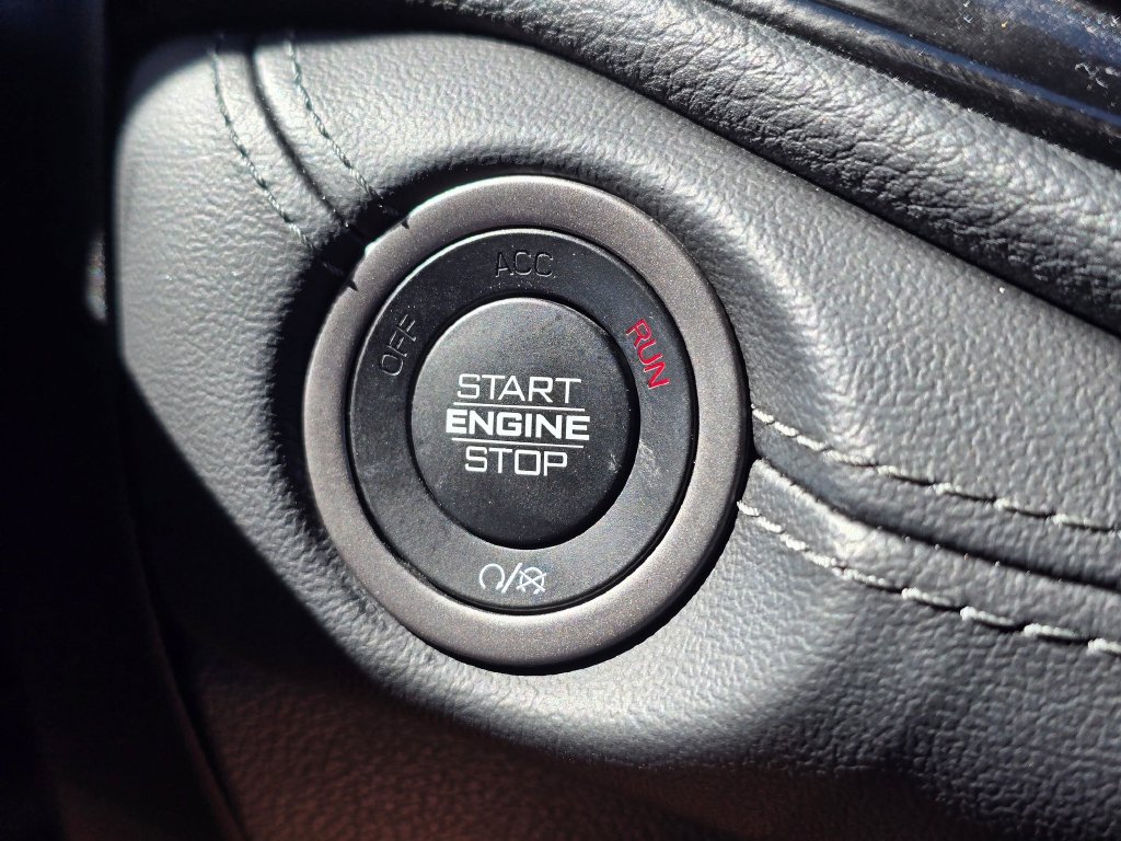 Used 2024 Dodge Durango SXT w/ 3rd Row Seating Group AWD/4WD image 23