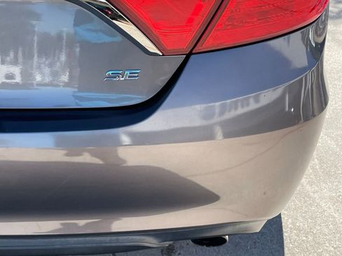 Used 2017 Toyota Camry SE image 6