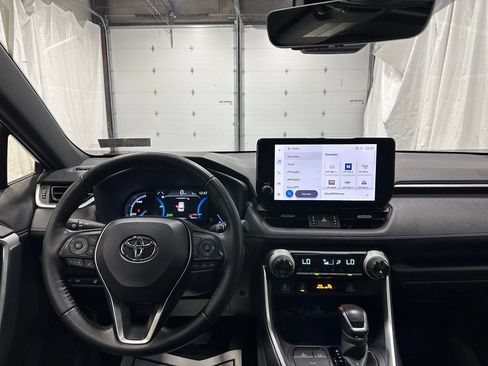 Used 2025 Toyota RAV4 XSE w/ Weather Package AWD/4WD image 15
