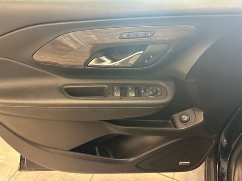 Used 2024 GMC Terrain Denali w/ Denali Premium Package AWD/4WD image 18