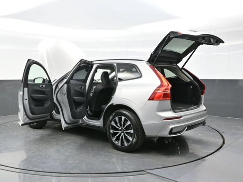 Used 2025 Volvo XC60 B5 Plus AWD/4WD image 46