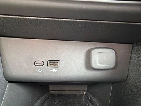 Used 2025 Buick Encore GX Preferred w/ Advanced Technology Package FWD image 32