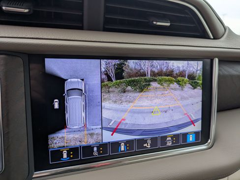 Used 2021 GMC Yukon Denali image 23