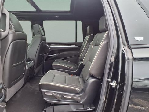 Certified 2026 Cadillac Escalade ESV Sport w/ LPO, ONYX Package AWD/4WD image 16