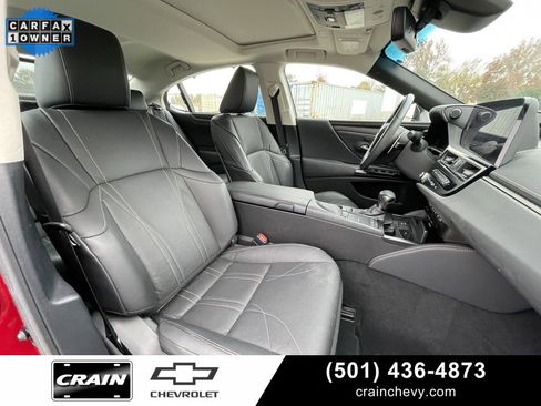 Used 2022 Lexus ES 300h Ultra Luxury image 31