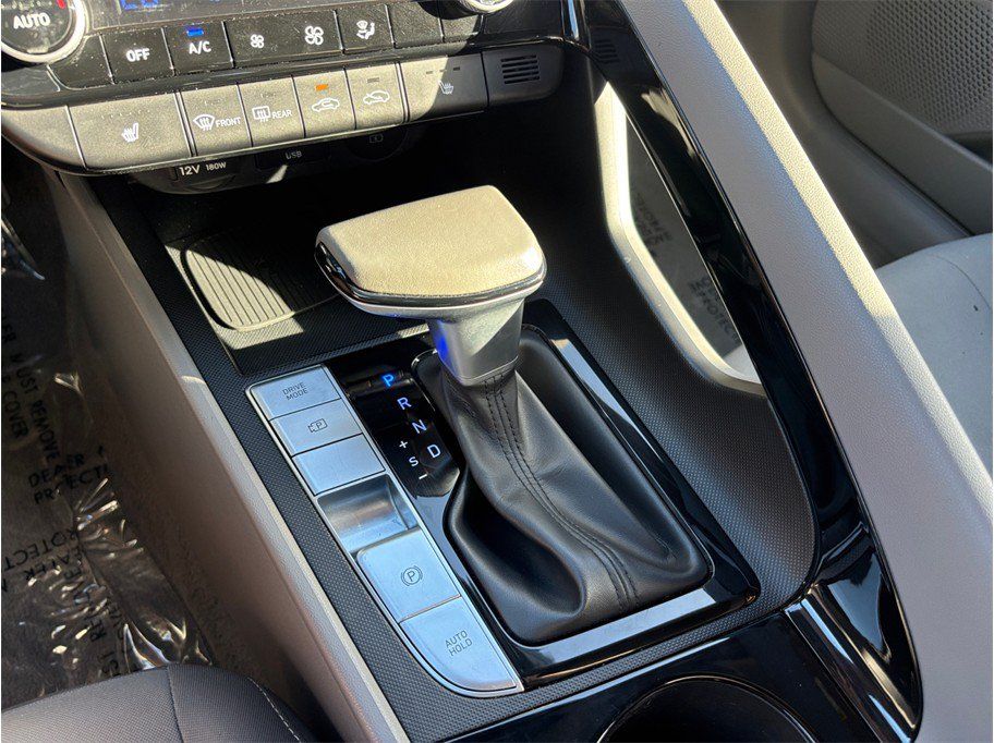 Used 2025 Hyundai Elantra SEL FWD image 32