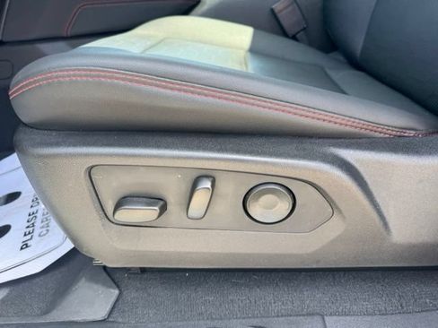 Used 2026 Chevrolet Colorado Z71 w/ Midnight Edition AWD/4WD image 13