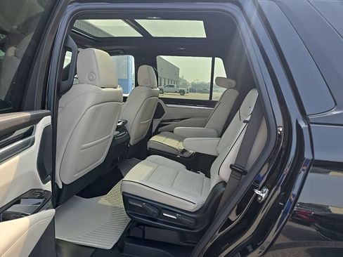 Used 2026 Cadillac Escalade Sport w/ Touring Package AWD/4WD image 10