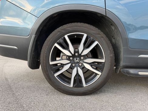 Used 2019 Honda Pilot Touring image 9