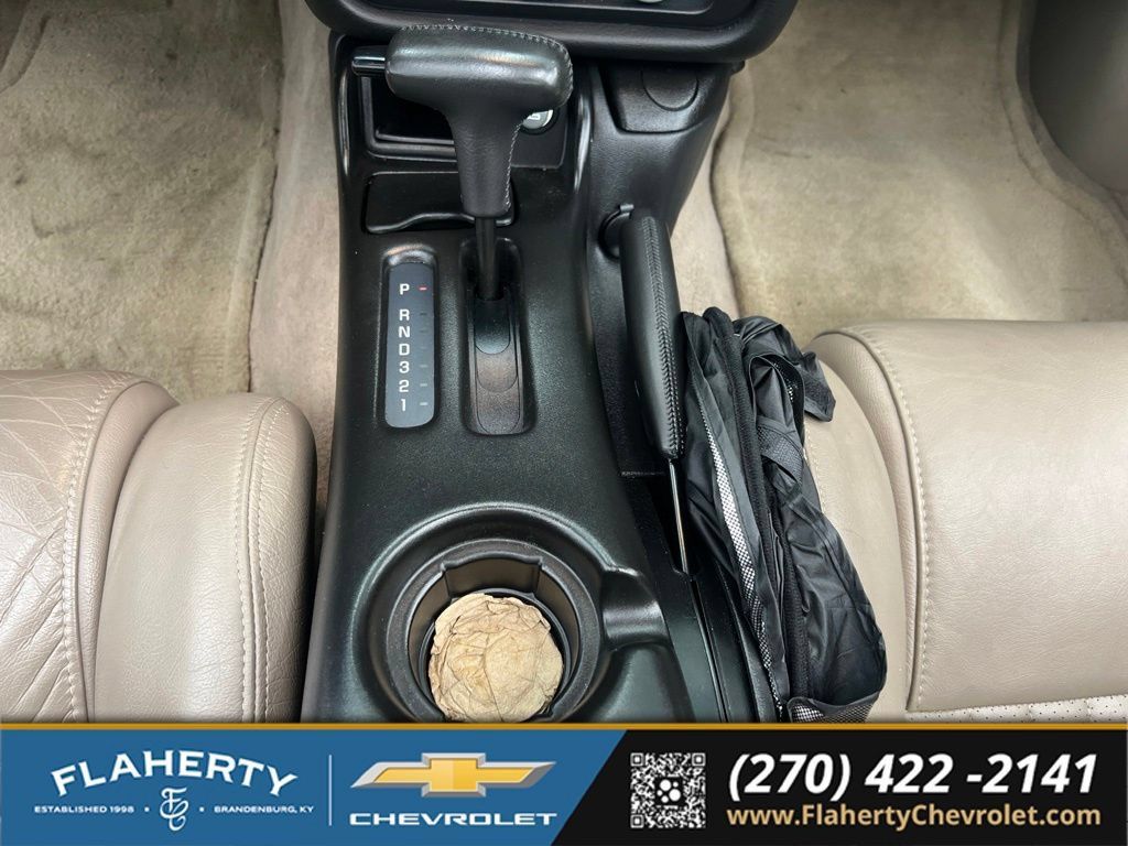 Used 2000 Pontiac Firebird Formula RWD image 25