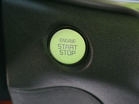 Used 2025 Kia Sorento S w/ Panoramic Sunroof Package FWD image 27