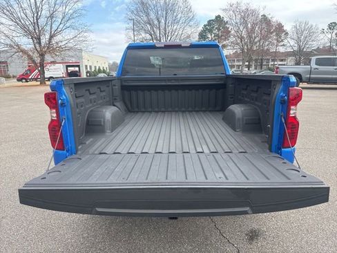 Used 2025 Chevrolet Silverado 1500 Custom image 17