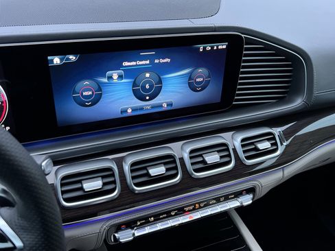 New 2026 Mercedes-Benz GLE 53 AMG 4MATIC Coupe image 19