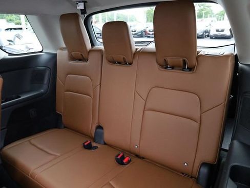 Certified 2025 Nissan Pathfinder Platinum w/ Cargo Package FWD image 12