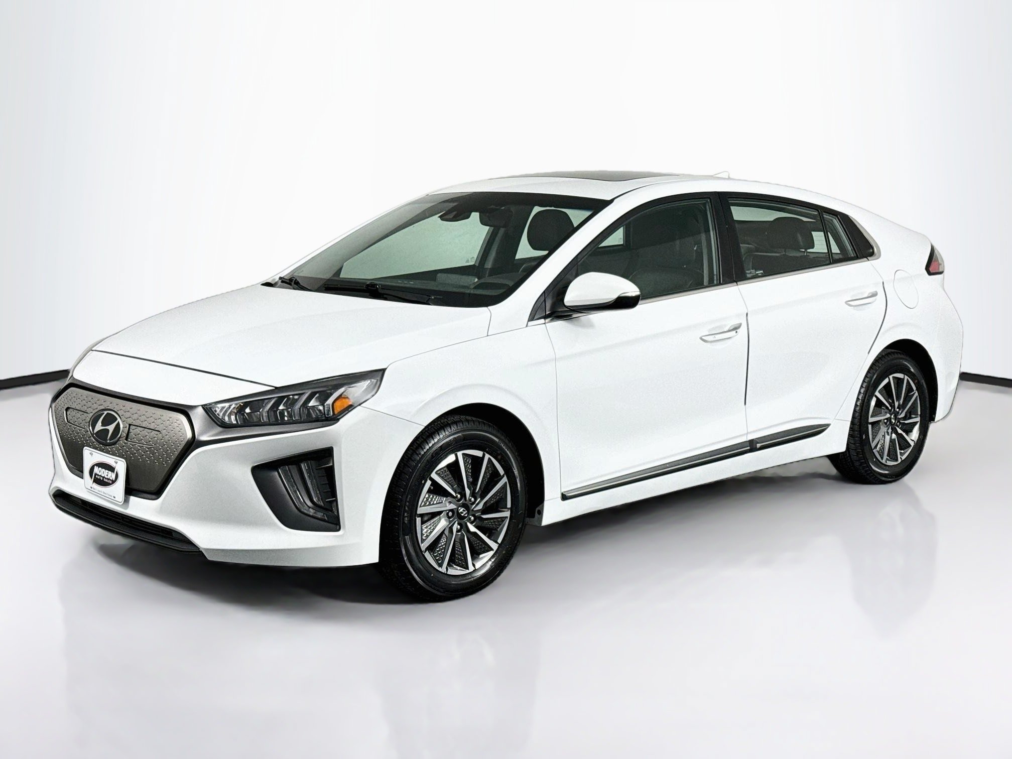 Used 2021 Hyundai Ioniq Limited FWD image 10