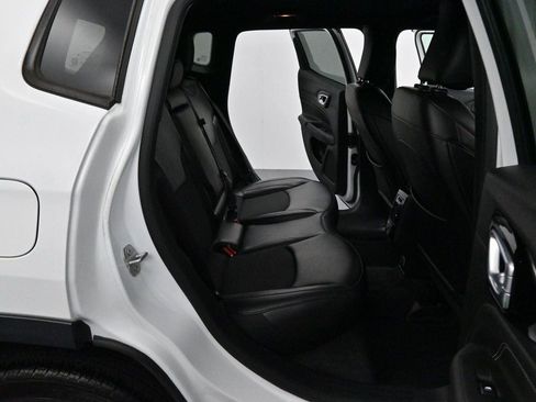 Used 2023 Jeep Compass Latitude AWD/4WD image 27