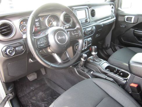 Used 2020 Jeep Wrangler Sport AWD/4WD image 10