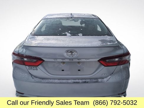 Used 2023 Toyota Camry SE image 5