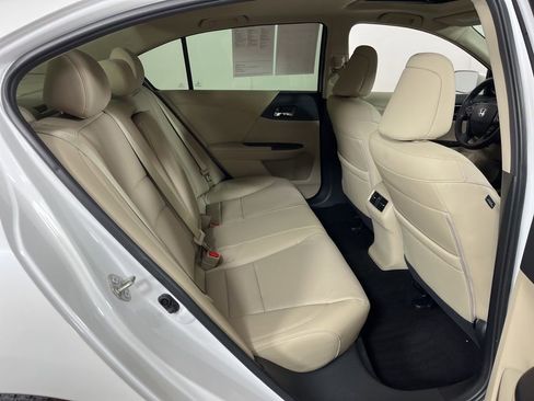 Certified 2017 Honda Accord EX-L image 9