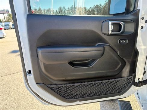 Used 2025 Jeep Wrangler Sport image 10