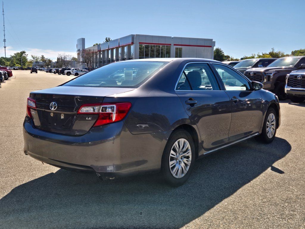 Used 2014 Toyota Camry LE FWD image 6