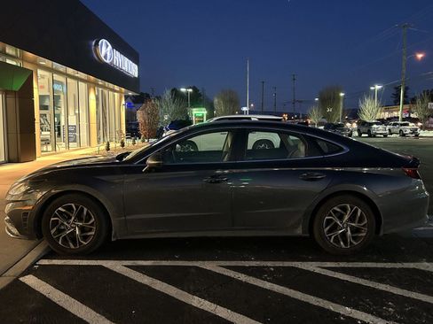 Used 2022 Hyundai Sonata SEL image 2