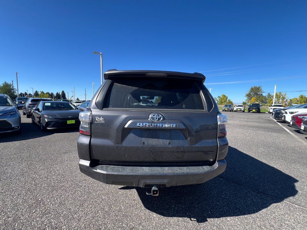 Used 2023 Toyota 4Runner SR5 AWD/4WD image 4