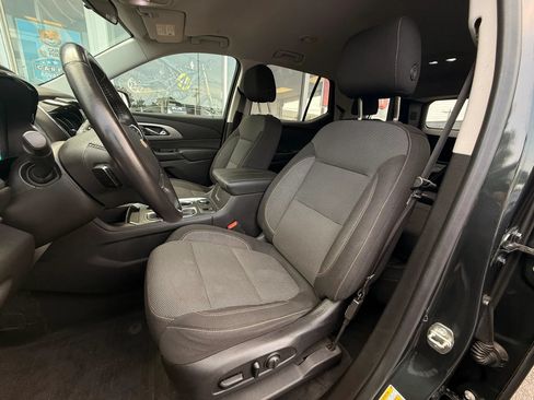Used 2019 Chevrolet Traverse LT w/ LPO, Floor Liner Package AWD/4WD image 9