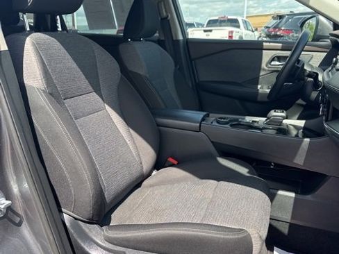 Certified 2022 Nissan Rogue SV image 13