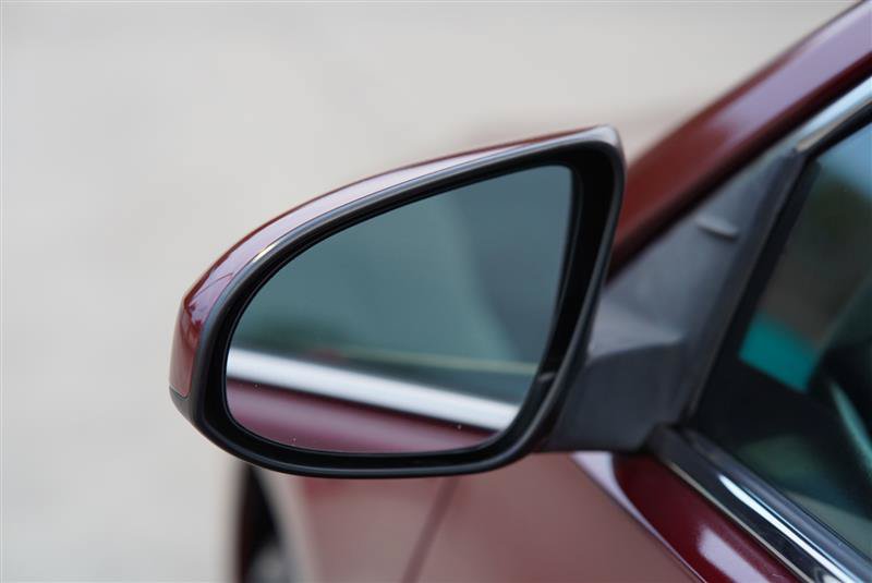Used 2017 Toyota Camry SE w/ Moonroof Package FWD image 19