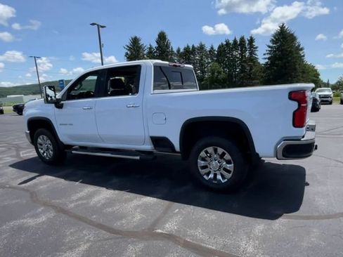 Used 2024 Chevrolet Silverado 2500 LTZ w/ LTZ Plus Package AWD/4WD image 6
