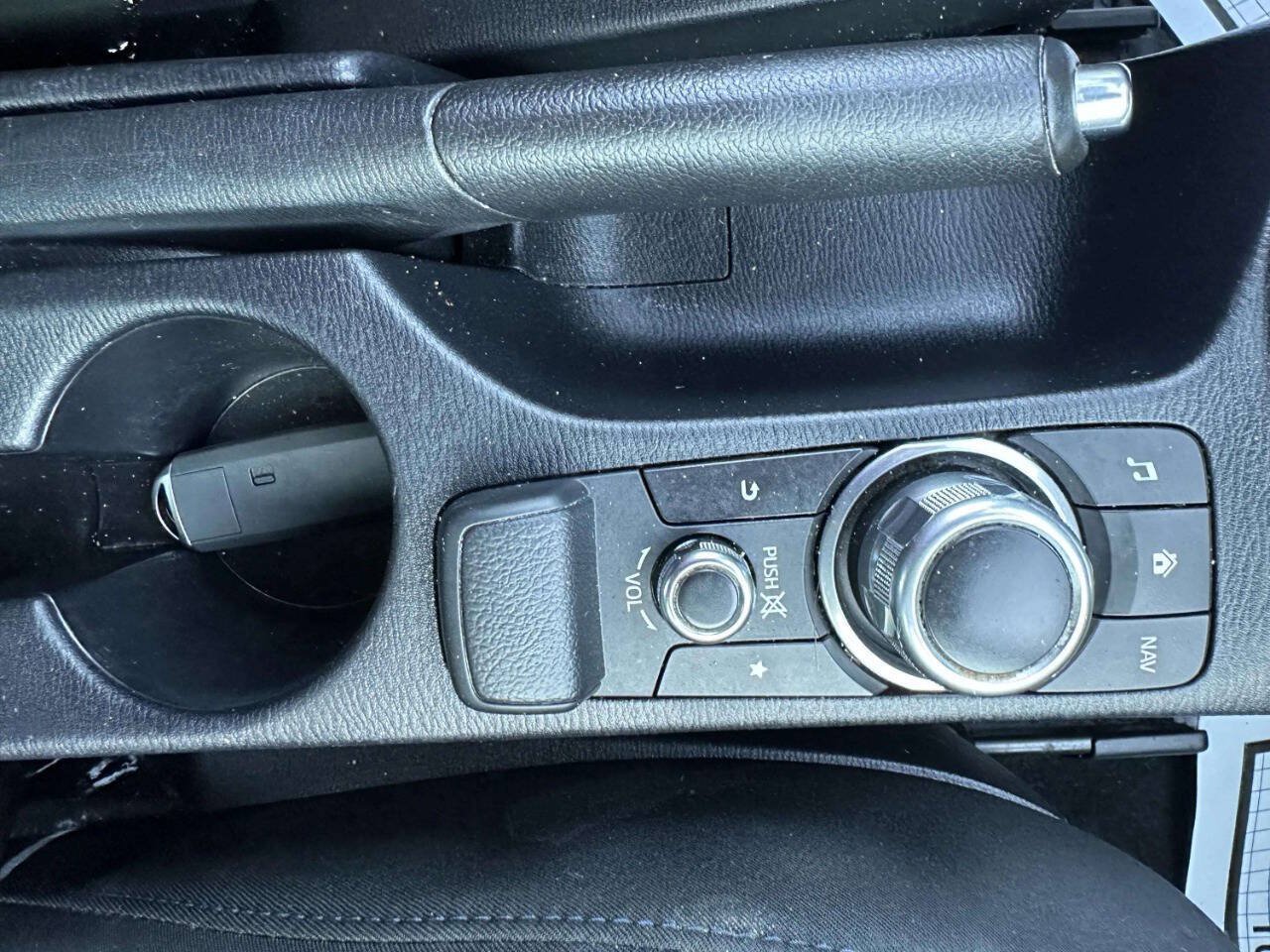 Used 2019 Toyota Yaris LE FWD image 32