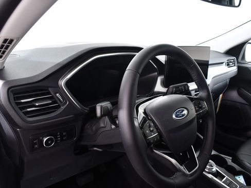 New 2025 Ford Escape SE w/ PHEV Premium Package FWD image 11
