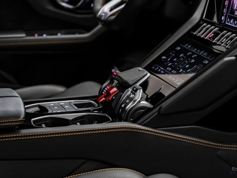 Used 2024 Lamborghini Urus S image 58