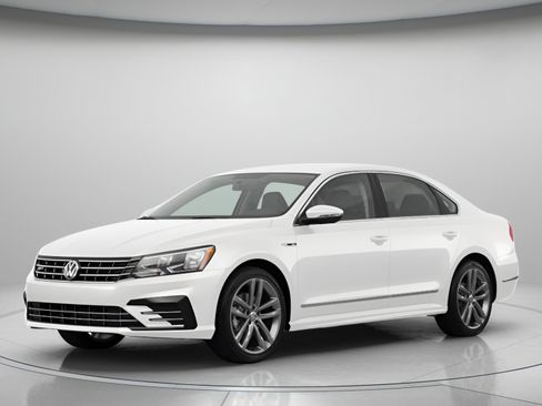 Used 2018 Volkswagen Passat 2.0T S FWD image 1