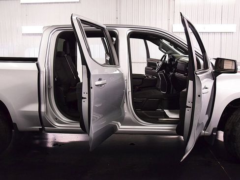 Used 2022 Chevrolet Silverado 1500 LT AWD/4WD image 32