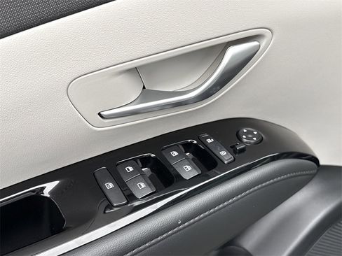 Used 2024 Hyundai Tucson Limited image 25