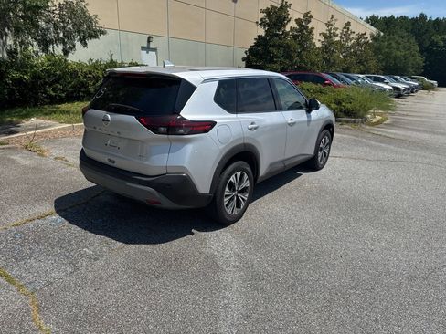 Used 2021 Nissan Rogue SV FWD image 4