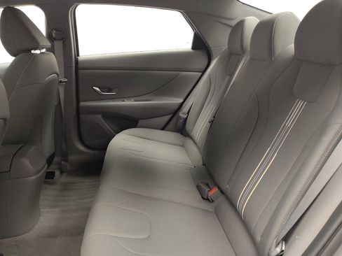 Used 2023 Hyundai Elantra SEL w/ Convenience Package FWD image 18