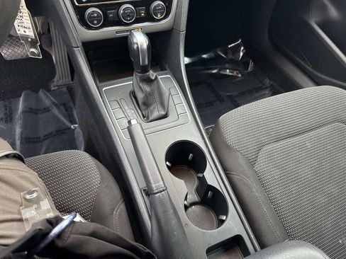 Used 2017 Volkswagen Passat 1.8T S image 24