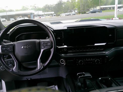 Used 2022 Chevrolet Silverado 1500 ZR2 w/ Technology Package image 20