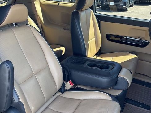 Used 2019 Kia Sedona SX FWD image 24